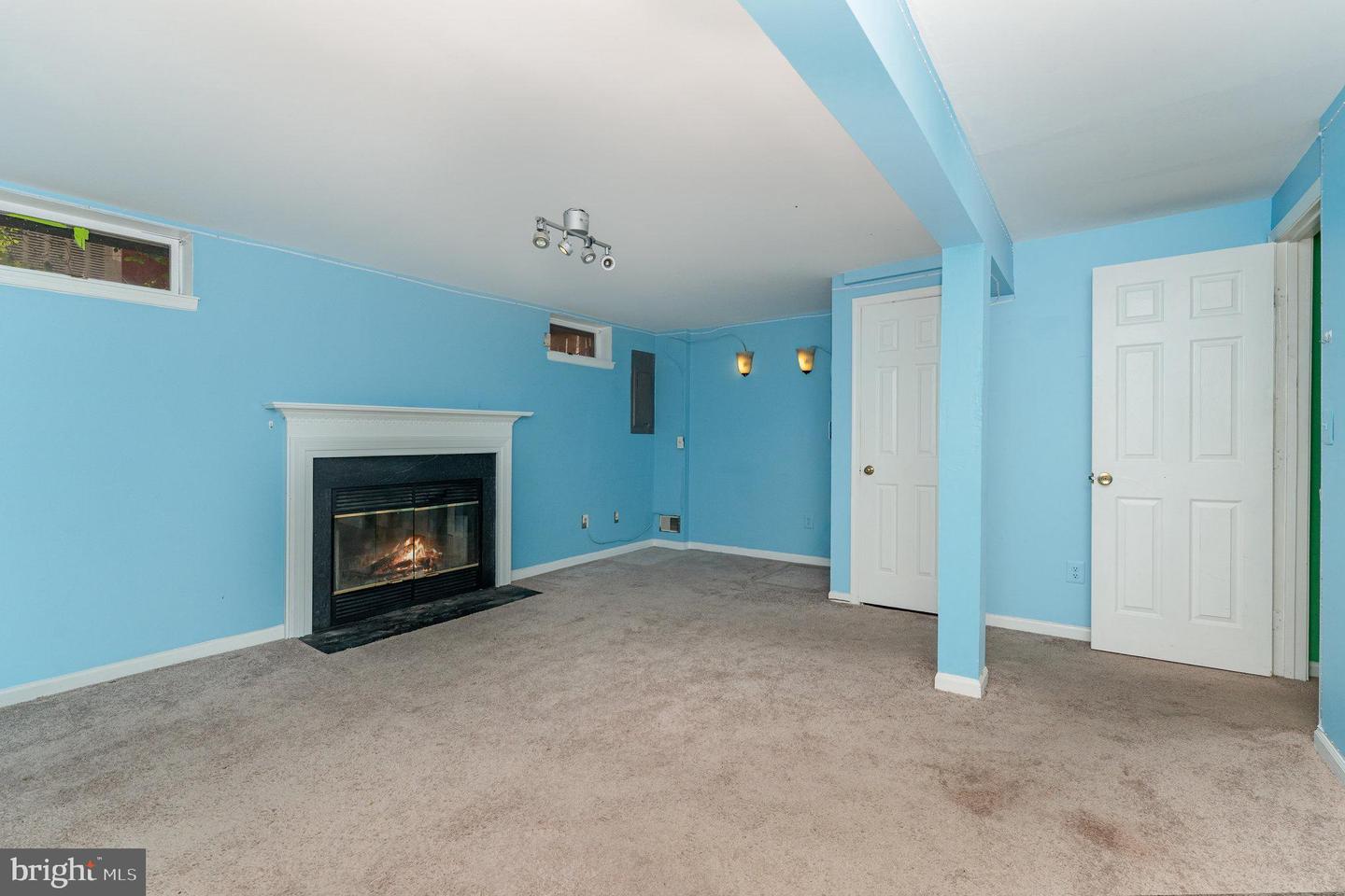 16984 MONMOUTH CT, DUMFRIES, Virginia 22026, 3 Bedrooms Bedrooms, ,2 BathroomsBathrooms,Residential,For sale,16984 MONMOUTH CT,VAPW2100722 MLS # VAPW2100722