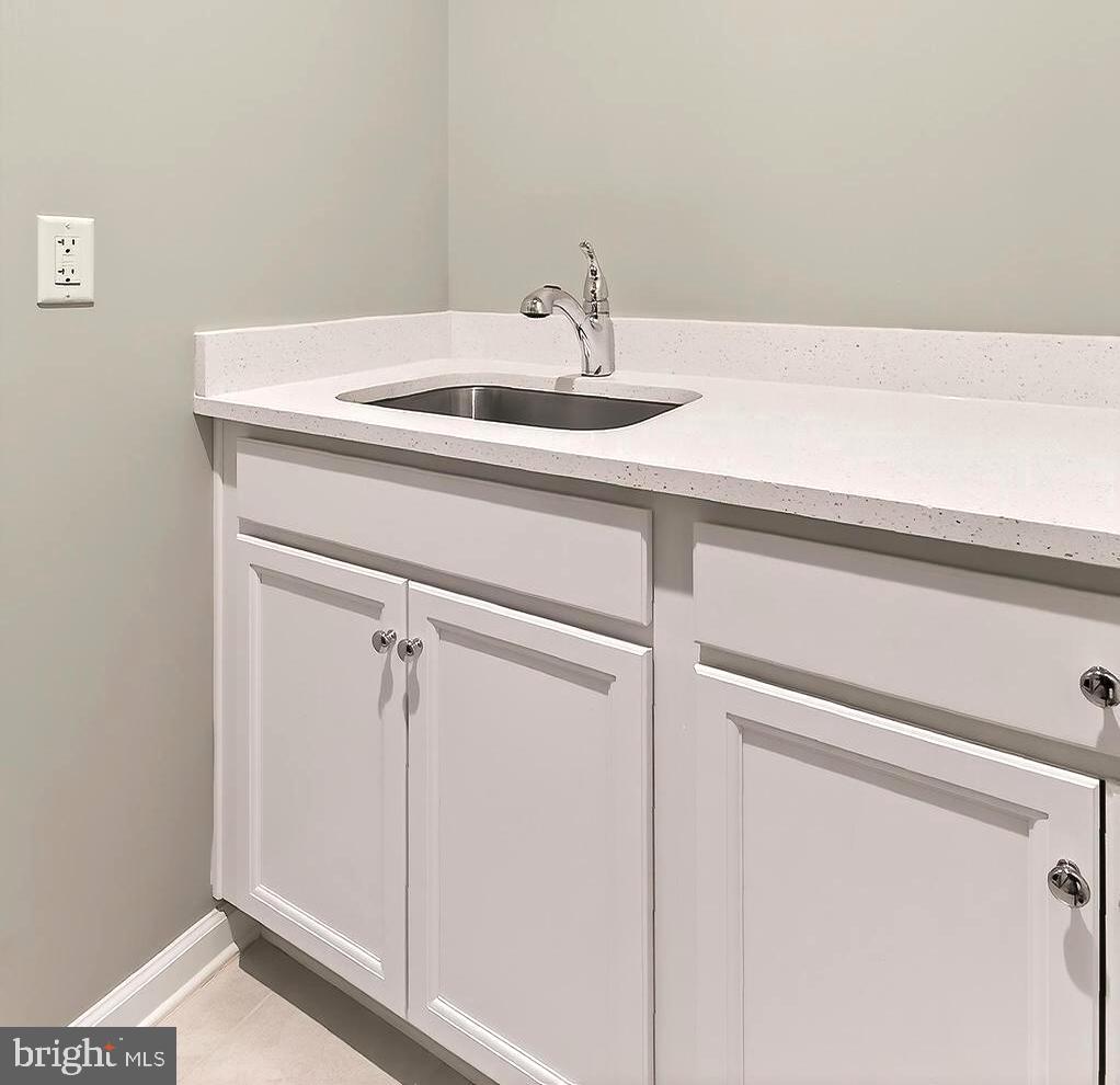 21899 HAWKSBILL HIGH CIR, STERLING, Virginia 20164, 3 Bedrooms Bedrooms, ,3 BathroomsBathrooms,Residential,For sale,21899 HAWKSBILL HIGH CIR,VALO2103840 MLS # VALO2103840