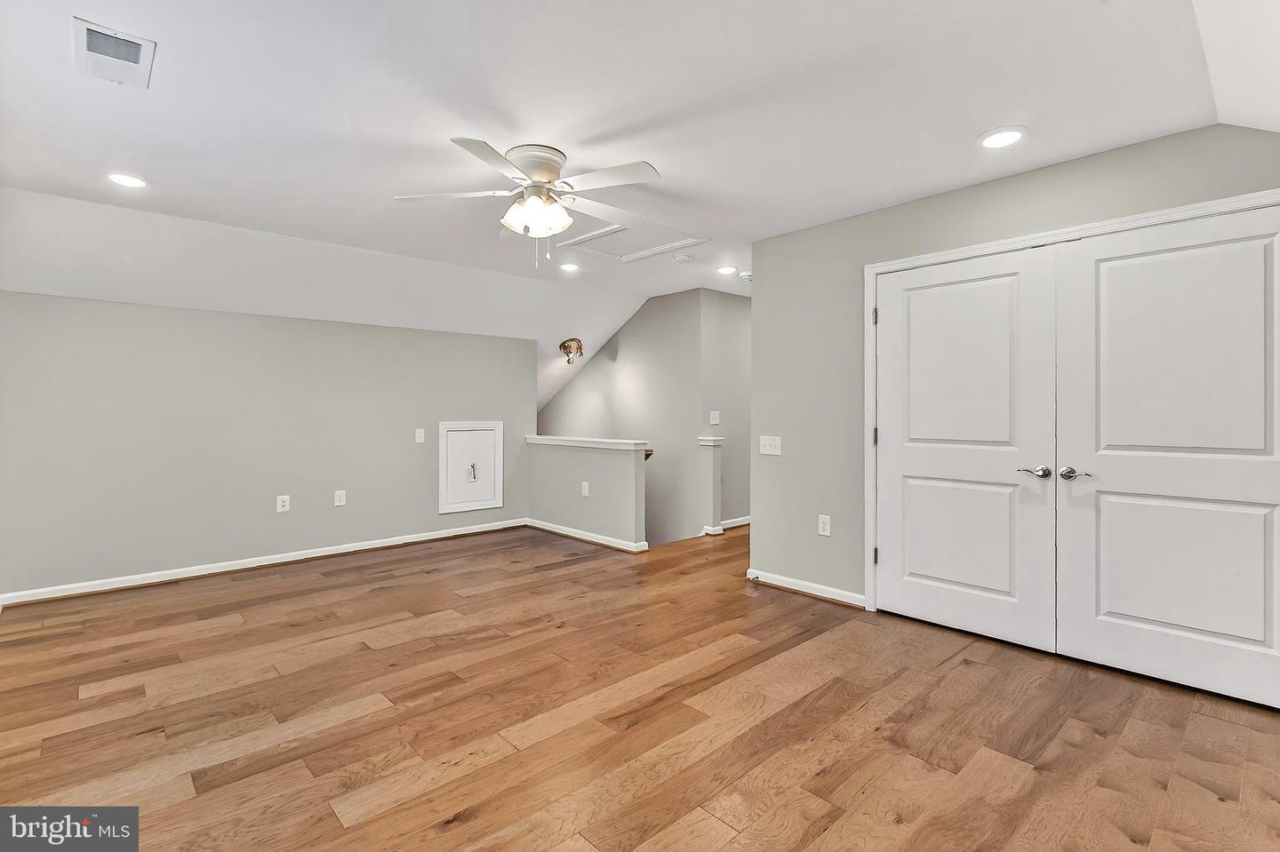 21899 HAWKSBILL HIGH CIR, STERLING, Virginia 20164, 3 Bedrooms Bedrooms, ,3 BathroomsBathrooms,Residential,For sale,21899 HAWKSBILL HIGH CIR,VALO2103840 MLS # VALO2103840