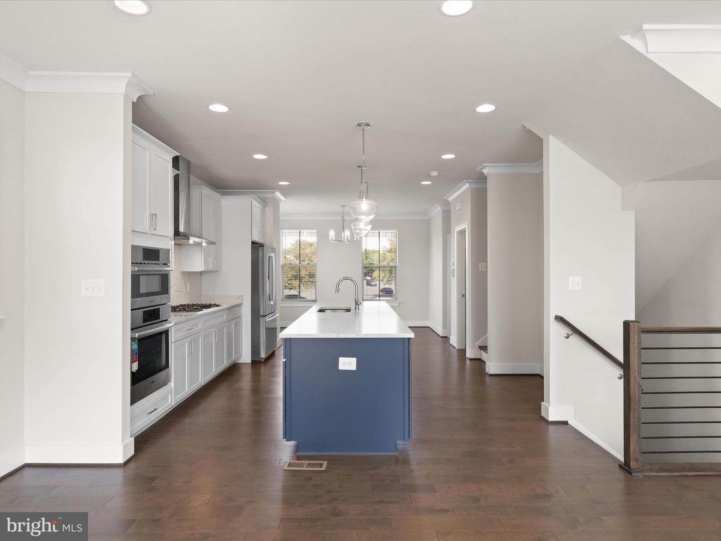 5280 RIDGEVIEW RETREAT DR, CHANTILLY, Virginia 20151, 4 Bedrooms Bedrooms, ,3 BathroomsBathrooms,Residential,For sale,5280 RIDGEVIEW RETREAT DR,VAFX2259290 MLS # VAFX2259290