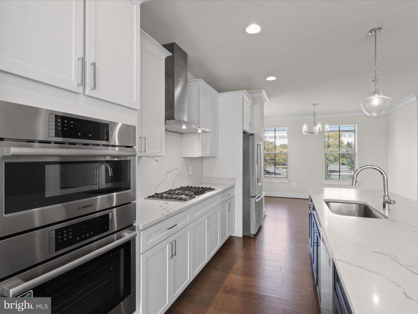 5280 RIDGEVIEW RETREAT DR, CHANTILLY, Virginia 20151, 4 Bedrooms Bedrooms, ,3 BathroomsBathrooms,Residential,For sale,5280 RIDGEVIEW RETREAT DR,VAFX2259290 MLS # VAFX2259290