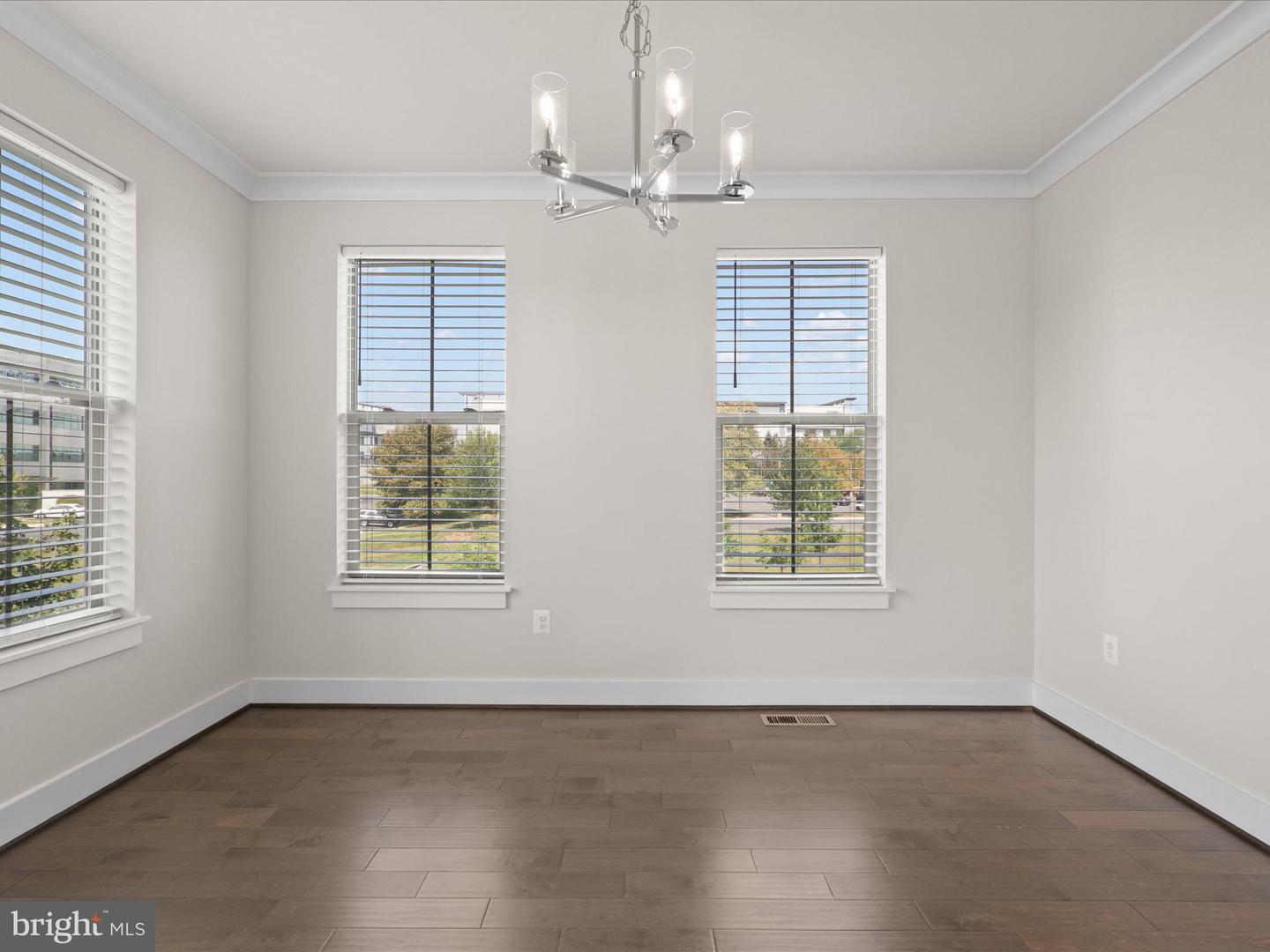 5280 RIDGEVIEW RETREAT DR, CHANTILLY, Virginia 20151, 4 Bedrooms Bedrooms, ,3 BathroomsBathrooms,Residential,For sale,5280 RIDGEVIEW RETREAT DR,VAFX2259290 MLS # VAFX2259290