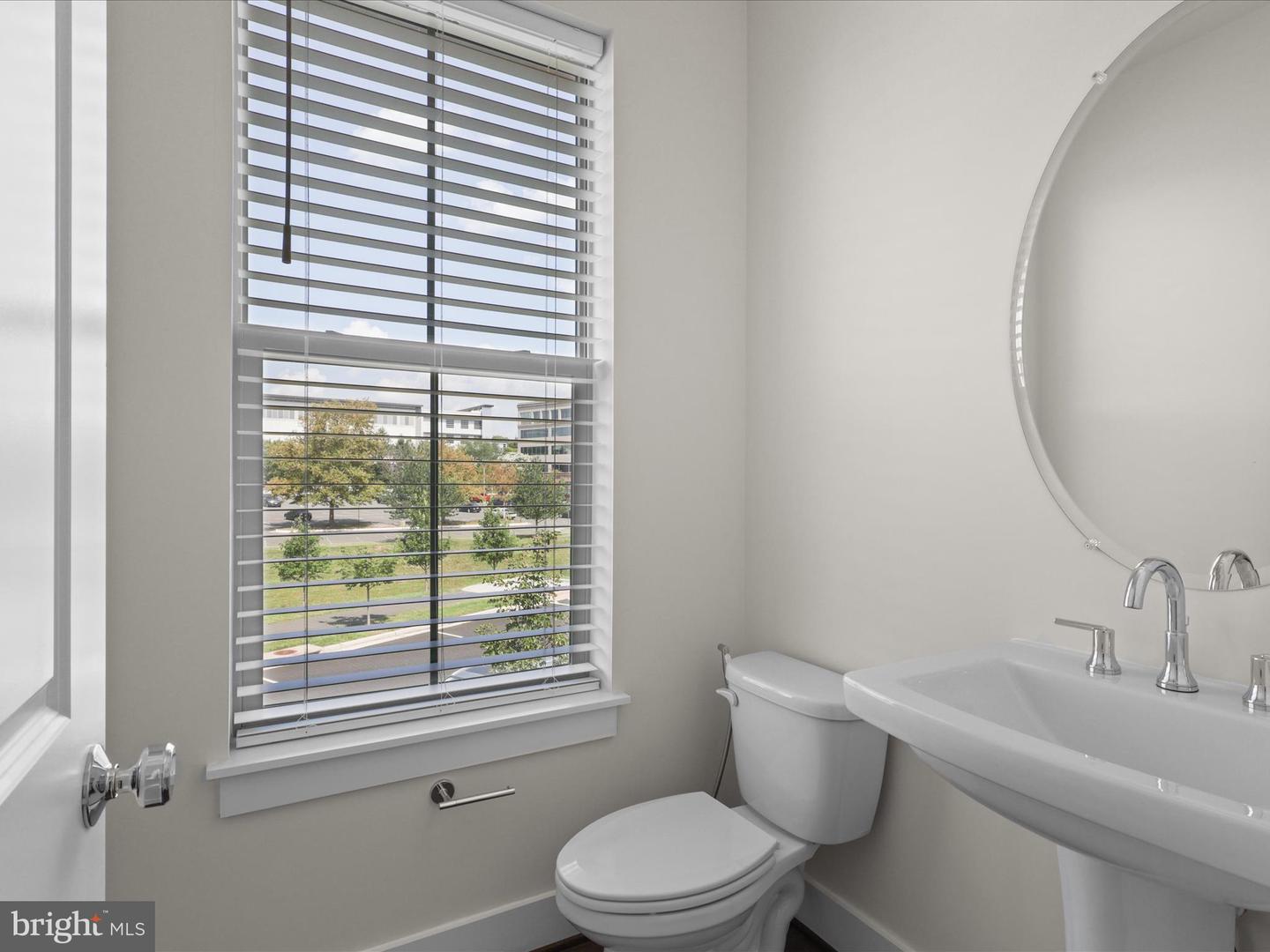 5280 RIDGEVIEW RETREAT DR, CHANTILLY, Virginia 20151, 4 Bedrooms Bedrooms, ,3 BathroomsBathrooms,Residential,For sale,5280 RIDGEVIEW RETREAT DR,VAFX2259290 MLS # VAFX2259290