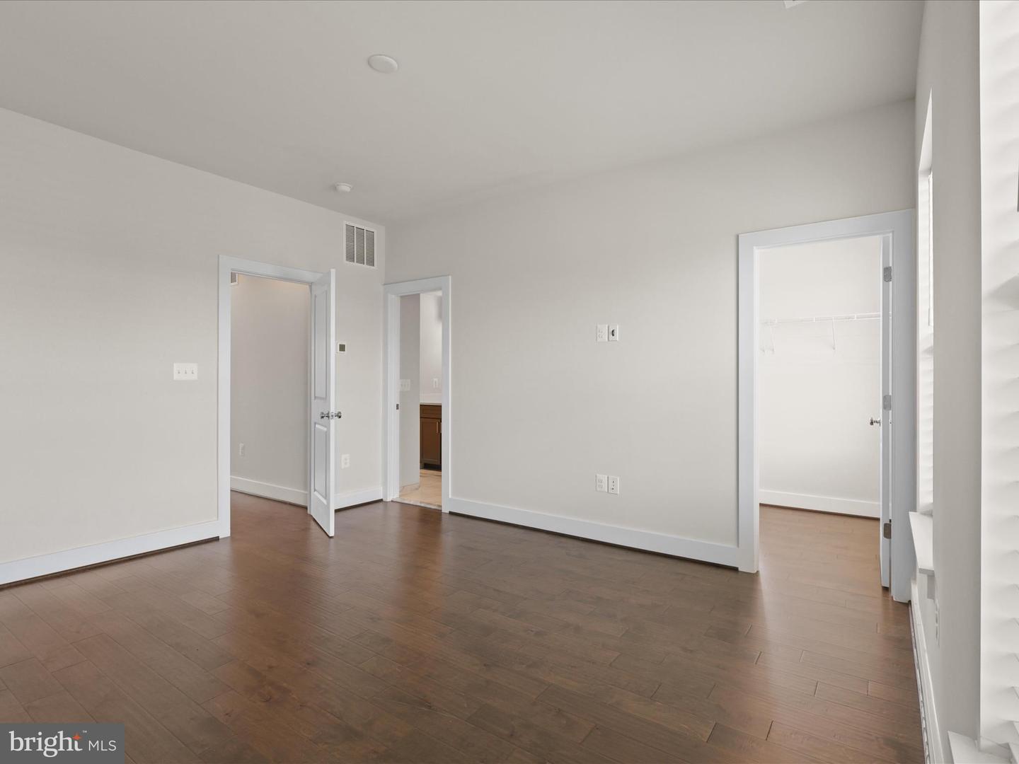 5280 RIDGEVIEW RETREAT DR, CHANTILLY, Virginia 20151, 4 Bedrooms Bedrooms, ,3 BathroomsBathrooms,Residential,For sale,5280 RIDGEVIEW RETREAT DR,VAFX2259290 MLS # VAFX2259290
