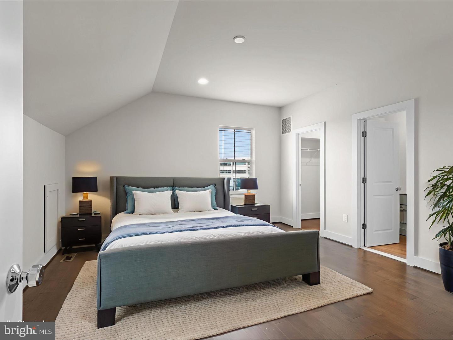 5280 RIDGEVIEW RETREAT DR, CHANTILLY, Virginia 20151, 4 Bedrooms Bedrooms, ,3 BathroomsBathrooms,Residential,For sale,5280 RIDGEVIEW RETREAT DR,VAFX2259290 MLS # VAFX2259290