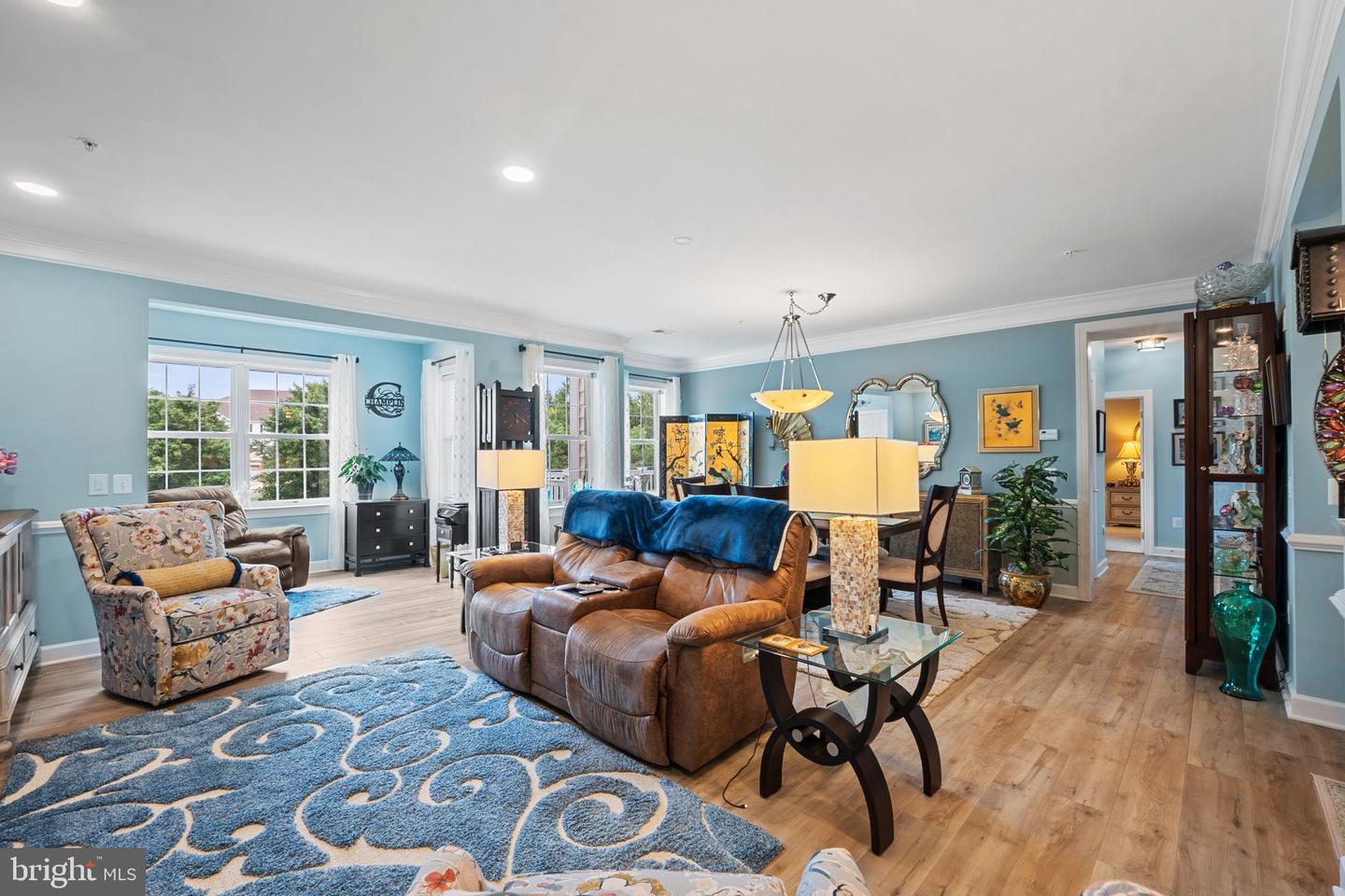 15251 ROYAL CREST DR #207, HAYMARKET, Virginia 20169, 2 Bedrooms Bedrooms, ,2 BathroomsBathrooms,Residential,For sale,15251 ROYAL CREST DR #207,VAPW2100752 MLS # VAPW2100752