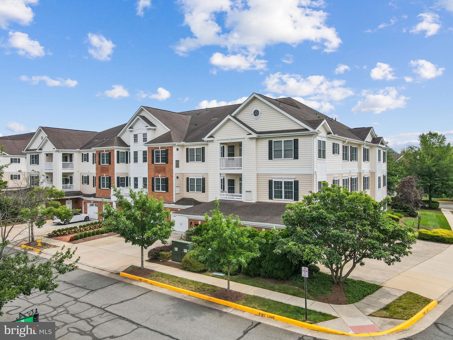 15251 ROYAL CREST DR #207, HAYMARKET, Virginia 20169, 2 Bedrooms Bedrooms, ,2 BathroomsBathrooms,Residential,For sale,15251 ROYAL CREST DR #207,VAPW2100752 MLS # VAPW2100752