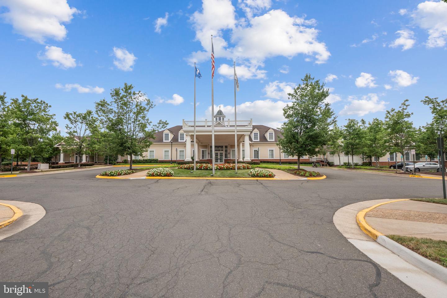 15251 ROYAL CREST DR #207, HAYMARKET, Virginia 20169, 2 Bedrooms Bedrooms, ,2 BathroomsBathrooms,Residential,For sale,15251 ROYAL CREST DR #207,VAPW2100752 MLS # VAPW2100752