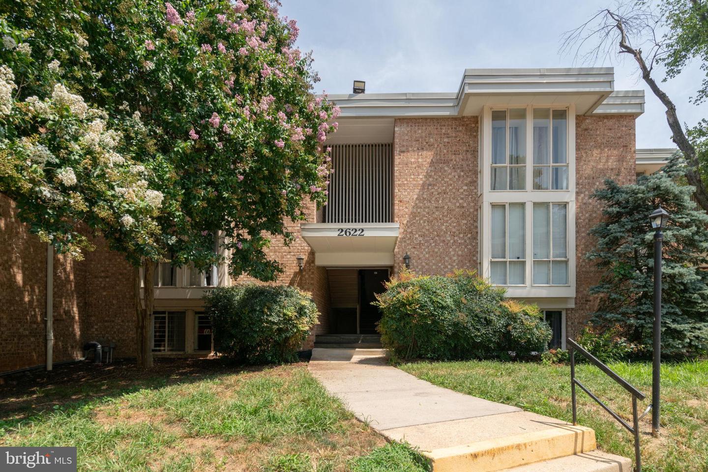 2622 WAGON DR #316 (2B), ALEXANDRIA, Virginia 22303, 2 Bedrooms Bedrooms, 3 Rooms Rooms,1 BathroomBathrooms,Residential,For sale,2622 WAGON DR #316 (2B),VAFX2259468 MLS # VAFX2259468
