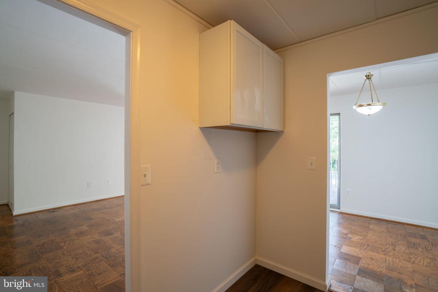 2622 WAGON DR #316 (2B), ALEXANDRIA, Virginia 22303, 2 Bedrooms Bedrooms, 3 Rooms Rooms,1 BathroomBathrooms,Residential,For sale,2622 WAGON DR #316 (2B),VAFX2259468 MLS # VAFX2259468