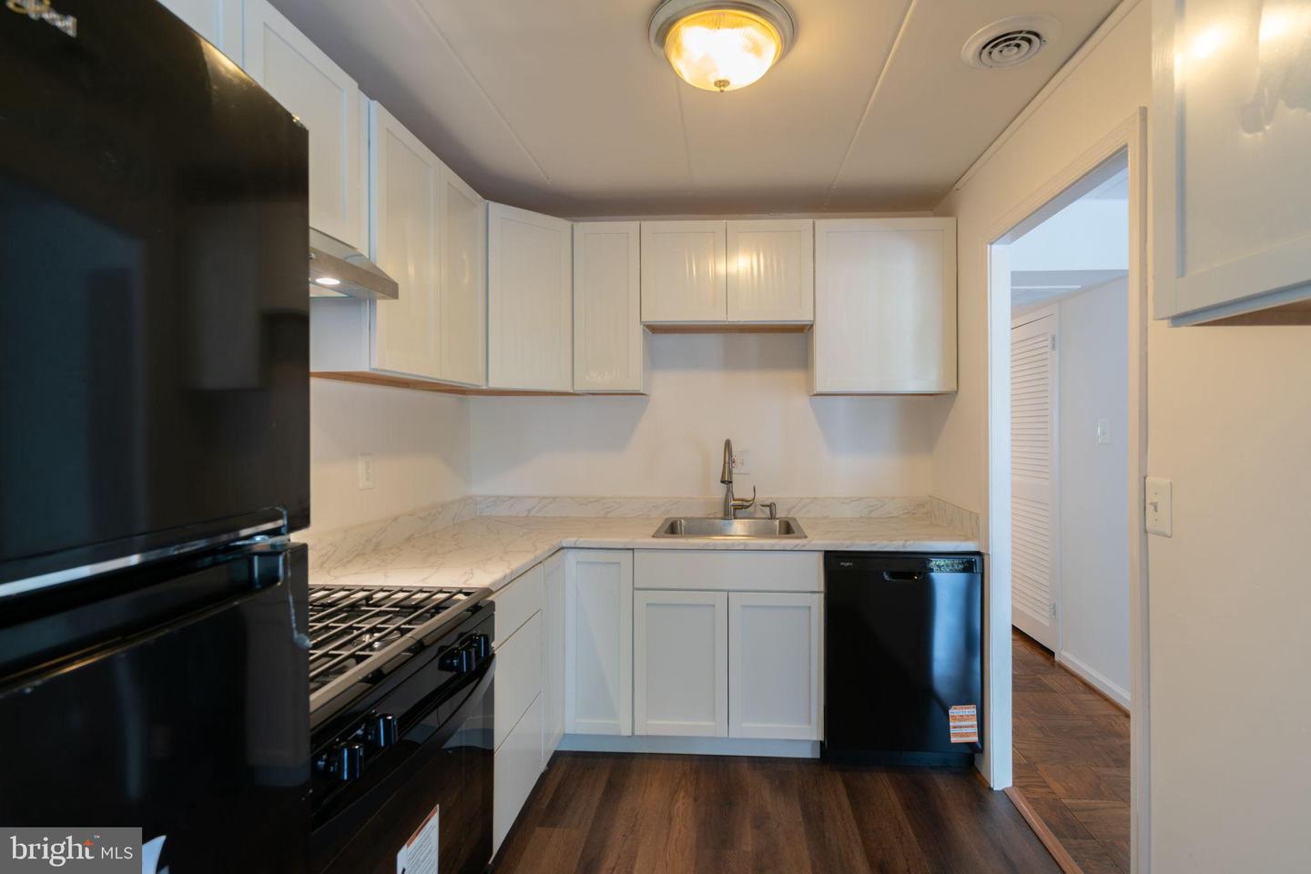 2622 WAGON DR #316 (2B), ALEXANDRIA, Virginia 22303, 2 Bedrooms Bedrooms, 3 Rooms Rooms,1 BathroomBathrooms,Residential,For sale,2622 WAGON DR #316 (2B),VAFX2259468 MLS # VAFX2259468