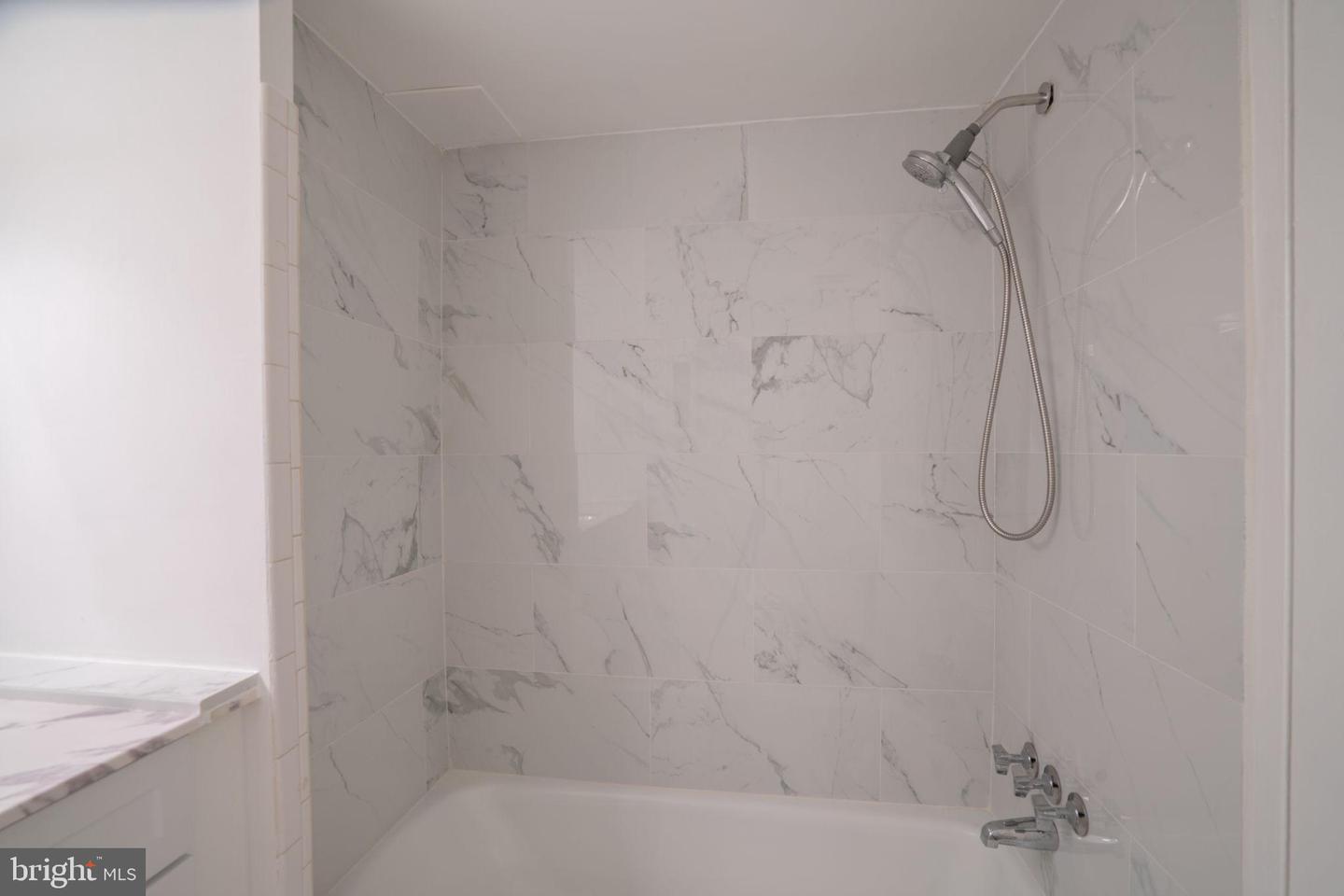 2622 WAGON DR #316 (2B), ALEXANDRIA, Virginia 22303, 2 Bedrooms Bedrooms, 3 Rooms Rooms,1 BathroomBathrooms,Residential,For sale,2622 WAGON DR #316 (2B),VAFX2259468 MLS # VAFX2259468