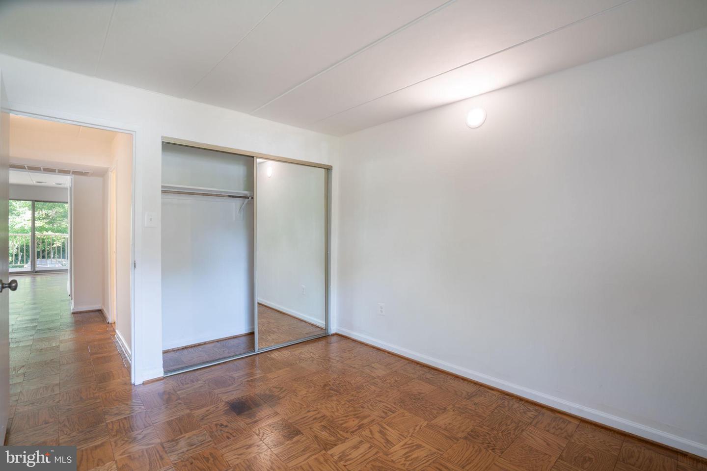 2622 WAGON DR #316 (2B), ALEXANDRIA, Virginia 22303, 2 Bedrooms Bedrooms, 3 Rooms Rooms,1 BathroomBathrooms,Residential,For sale,2622 WAGON DR #316 (2B),VAFX2259468 MLS # VAFX2259468