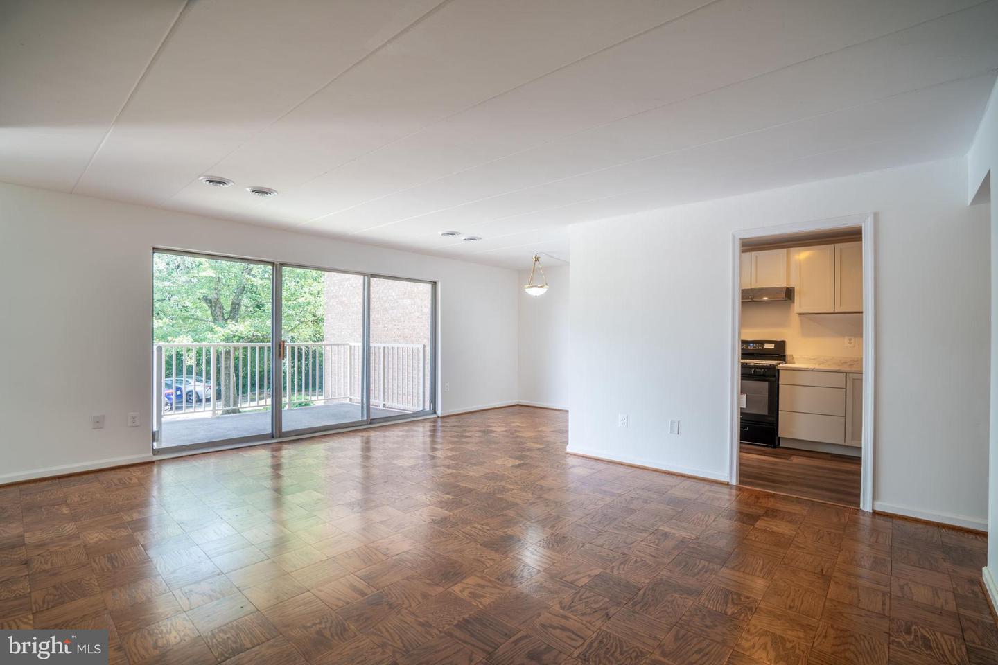 2622 WAGON DR #316 (2B), ALEXANDRIA, Virginia 22303, 2 Bedrooms Bedrooms, 3 Rooms Rooms,1 BathroomBathrooms,Residential,For sale,2622 WAGON DR #316 (2B),VAFX2259468 MLS # VAFX2259468