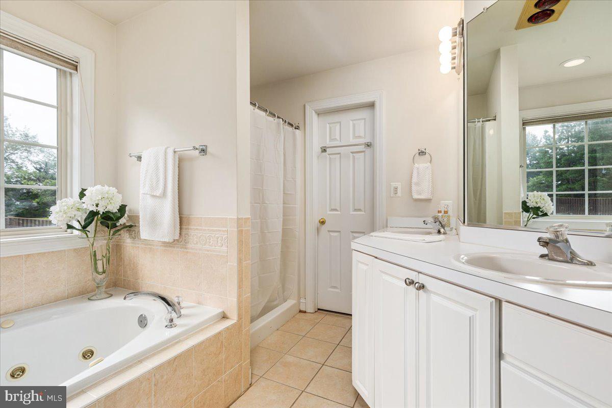 124 VAN GOGH TER, WINCHESTER, Virginia 22602, 4 Bedrooms Bedrooms, ,3 BathroomsBathrooms,Residential,For sale,124 VAN GOGH TER,VAFV2035920 MLS # VAFV2035920