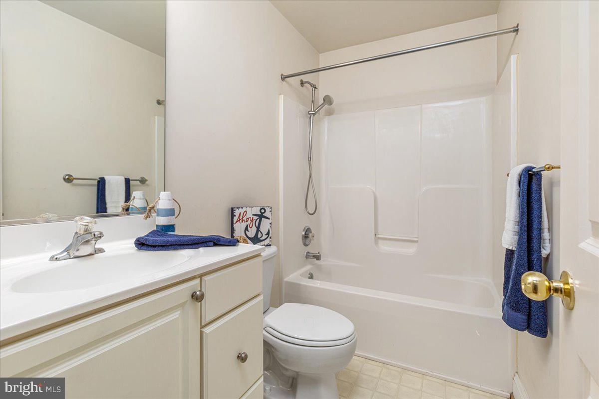 124 VAN GOGH TER, WINCHESTER, Virginia 22602, 4 Bedrooms Bedrooms, ,3 BathroomsBathrooms,Residential,For sale,124 VAN GOGH TER,VAFV2035920 MLS # VAFV2035920