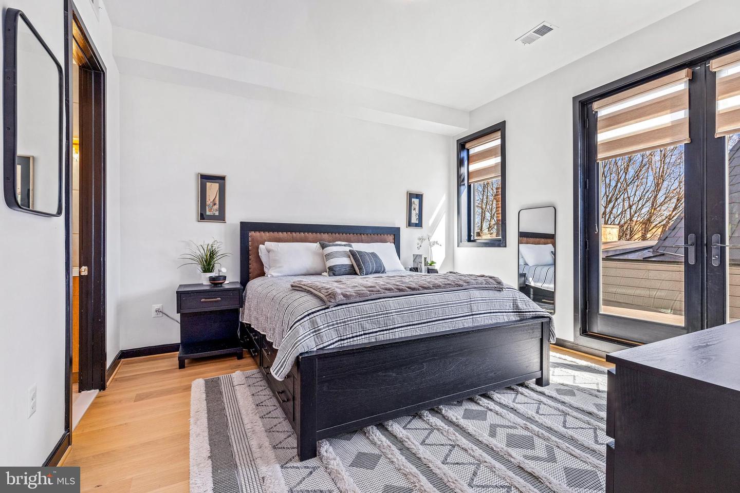 1402 12TH ST NW #9, WASHINGTON, District Of Columbia 20005, 2 Bedrooms Bedrooms, ,2 BathroomsBathrooms,Residential,For sale,1402 12TH ST NW #9,DCDC2214042 MLS # DCDC2214042