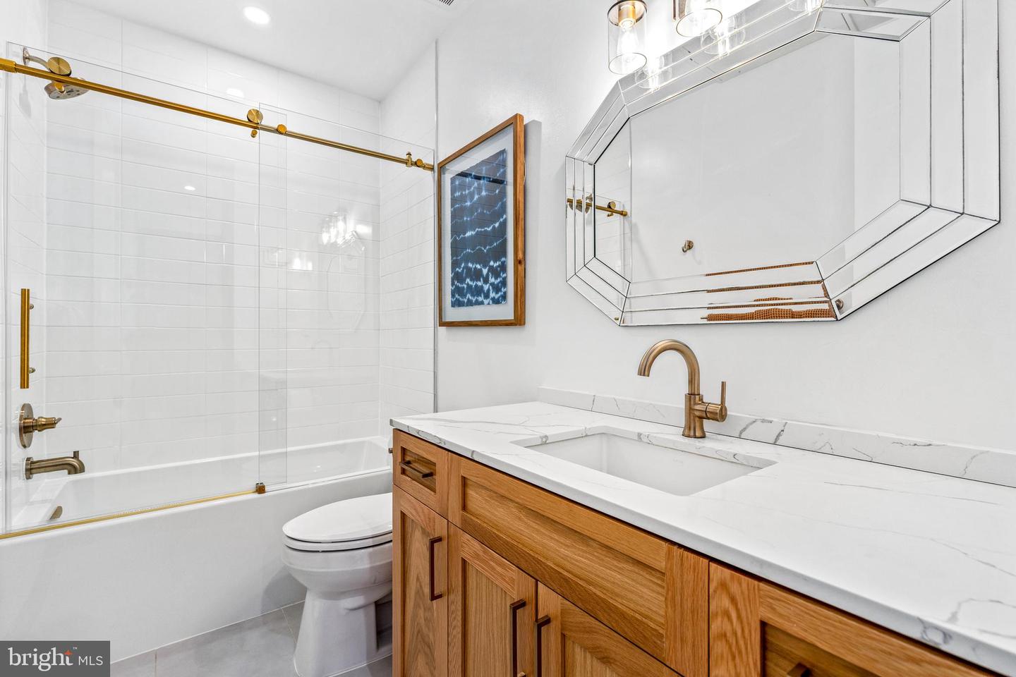 1402 12TH ST NW #9, WASHINGTON, District Of Columbia 20005, 2 Bedrooms Bedrooms, ,2 BathroomsBathrooms,Residential,For sale,1402 12TH ST NW #9,DCDC2214042 MLS # DCDC2214042