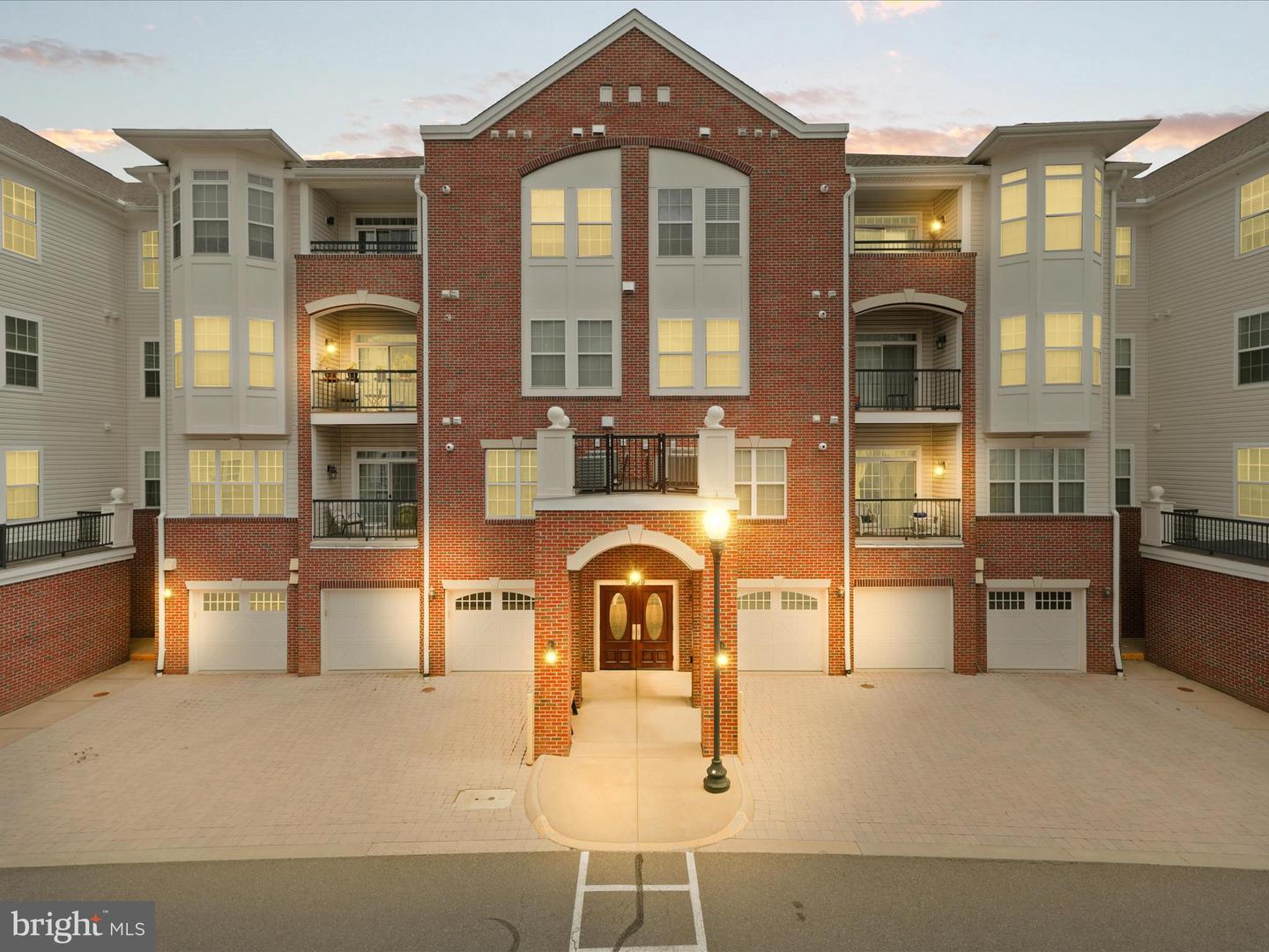 9200 CHARLESTON DR #302, MANASSAS, Virginia 20110, 3 Bedrooms Bedrooms, ,2 BathroomsBathrooms,Residential,For sale,9200 CHARLESTON DR #302,VAMN2009162 MLS # VAMN2009162