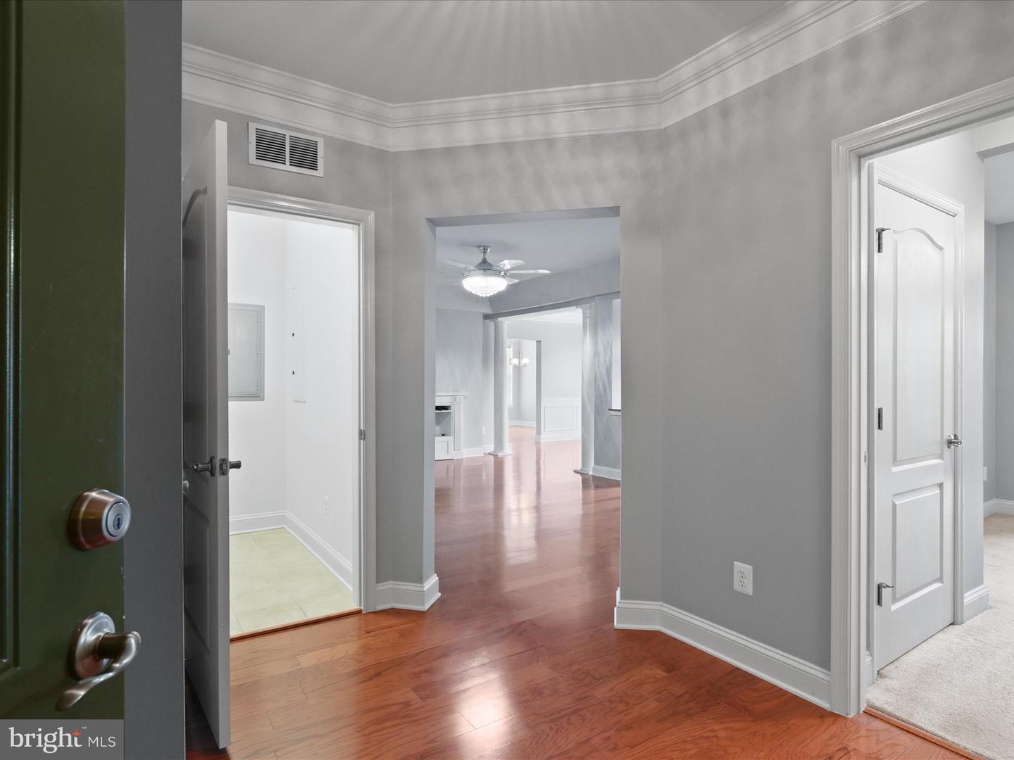 9200 CHARLESTON DR #302, MANASSAS, Virginia 20110, 3 Bedrooms Bedrooms, ,2 BathroomsBathrooms,Residential,For sale,9200 CHARLESTON DR #302,VAMN2009162 MLS # VAMN2009162