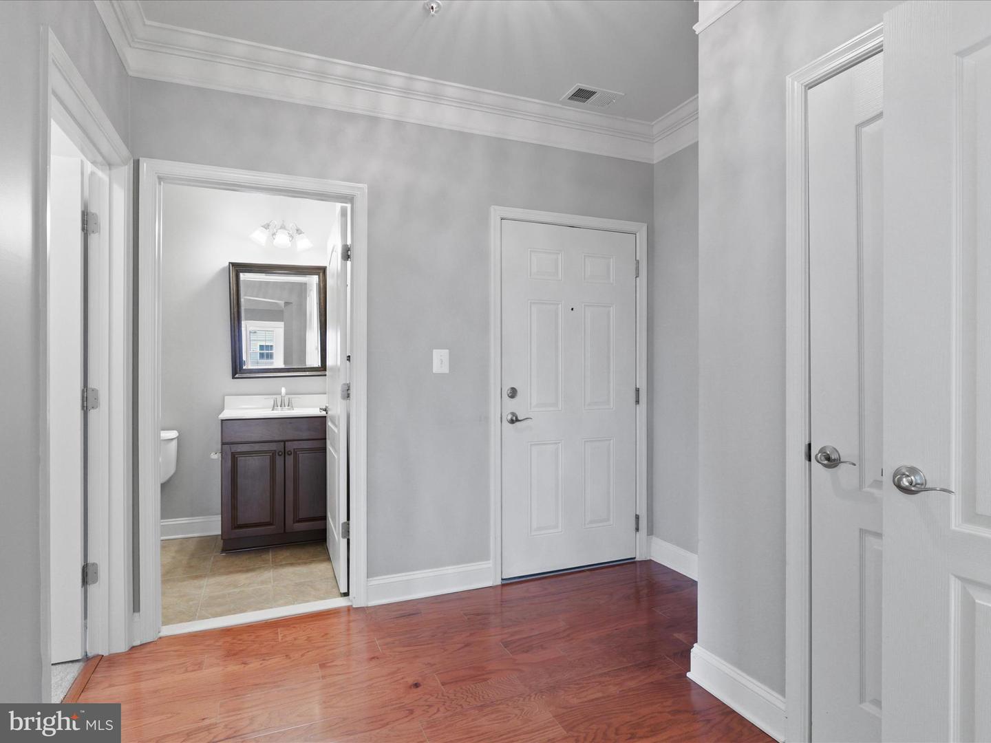9200 CHARLESTON DR #302, MANASSAS, Virginia 20110, 3 Bedrooms Bedrooms, ,2 BathroomsBathrooms,Residential,For sale,9200 CHARLESTON DR #302,VAMN2009162 MLS # VAMN2009162
