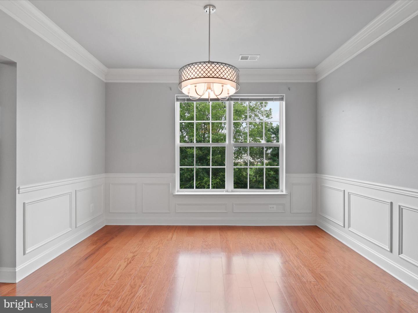 9200 CHARLESTON DR #302, MANASSAS, Virginia 20110, 3 Bedrooms Bedrooms, ,2 BathroomsBathrooms,Residential,For sale,9200 CHARLESTON DR #302,VAMN2009162 MLS # VAMN2009162