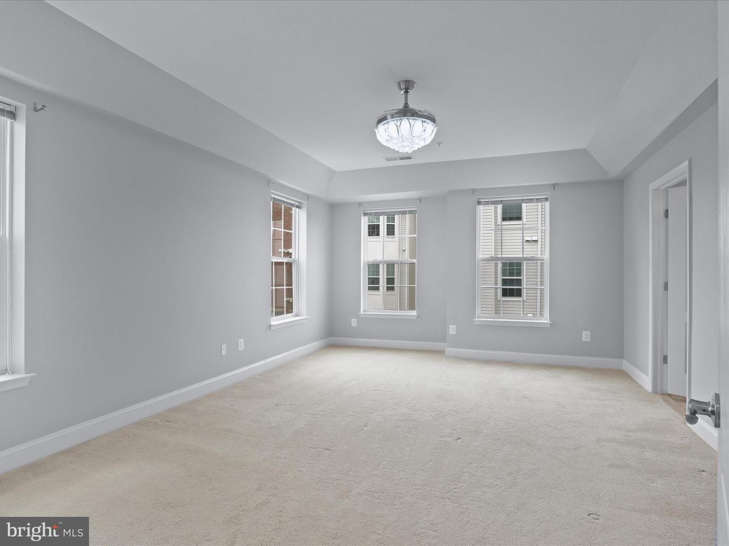9200 CHARLESTON DR #302, MANASSAS, Virginia 20110, 3 Bedrooms Bedrooms, ,2 BathroomsBathrooms,Residential,For sale,9200 CHARLESTON DR #302,VAMN2009162 MLS # VAMN2009162
