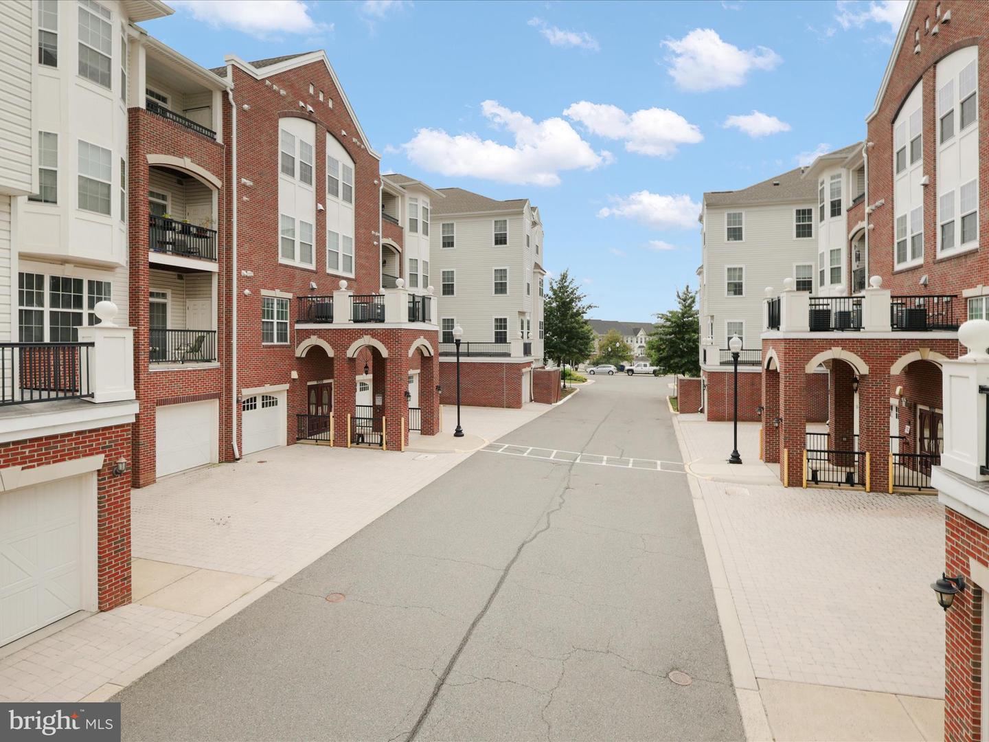9200 CHARLESTON DR #302, MANASSAS, Virginia 20110, 3 Bedrooms Bedrooms, ,2 BathroomsBathrooms,Residential,For sale,9200 CHARLESTON DR #302,VAMN2009162 MLS # VAMN2009162