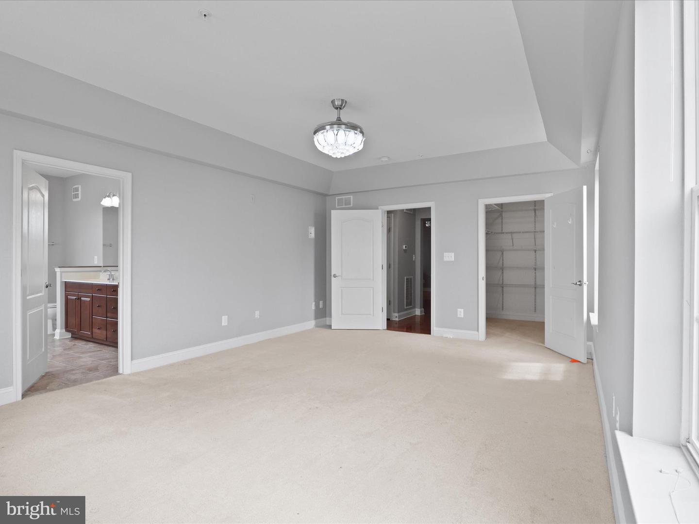 9200 CHARLESTON DR #302, MANASSAS, Virginia 20110, 3 Bedrooms Bedrooms, ,2 BathroomsBathrooms,Residential,For sale,9200 CHARLESTON DR #302,VAMN2009162 MLS # VAMN2009162