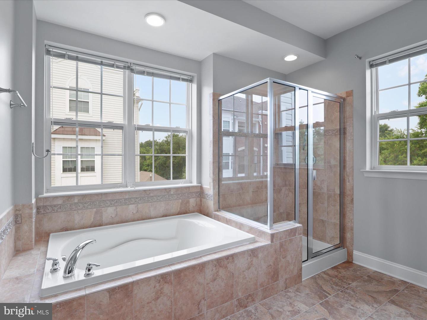 9200 CHARLESTON DR #302, MANASSAS, Virginia 20110, 3 Bedrooms Bedrooms, ,2 BathroomsBathrooms,Residential,For sale,9200 CHARLESTON DR #302,VAMN2009162 MLS # VAMN2009162