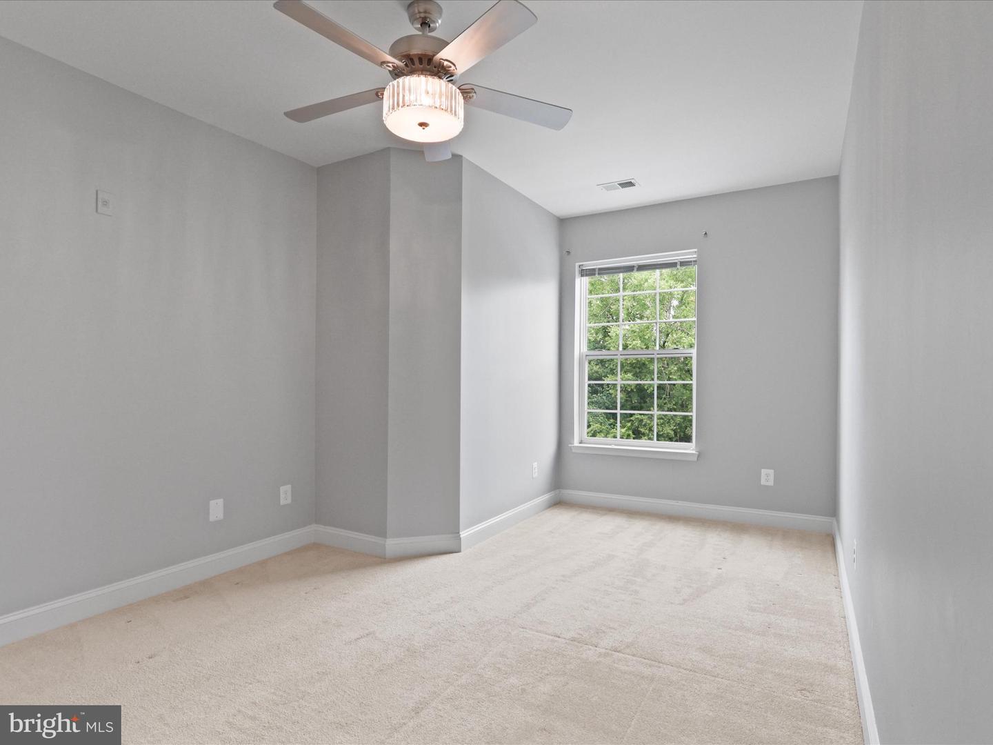 9200 CHARLESTON DR #302, MANASSAS, Virginia 20110, 3 Bedrooms Bedrooms, ,2 BathroomsBathrooms,Residential,For sale,9200 CHARLESTON DR #302,VAMN2009162 MLS # VAMN2009162