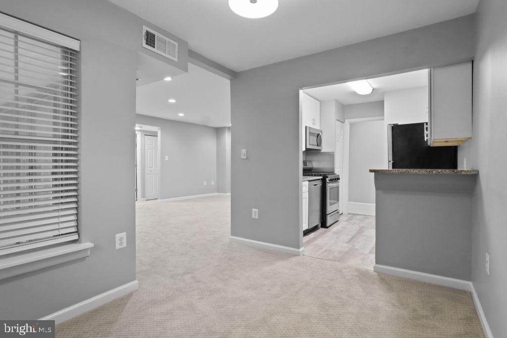1931 WILSON LN #101, MCLEAN, Virginia 22102, 1 Bedroom Bedrooms, ,1 BathroomBathrooms,Residential,For sale,1931 WILSON LN #101,VAFX2259962 MLS # VAFX2259962