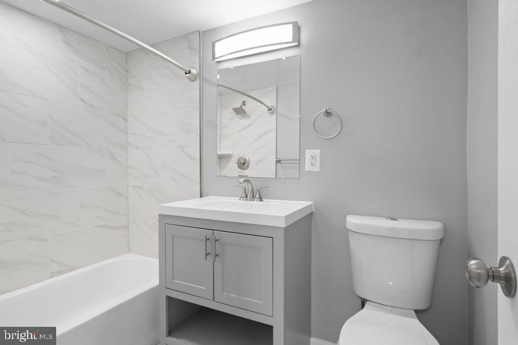 1931 WILSON LN #101, MCLEAN, Virginia 22102, 1 Bedroom Bedrooms, ,1 BathroomBathrooms,Residential,For sale,1931 WILSON LN #101,VAFX2259962 MLS # VAFX2259962