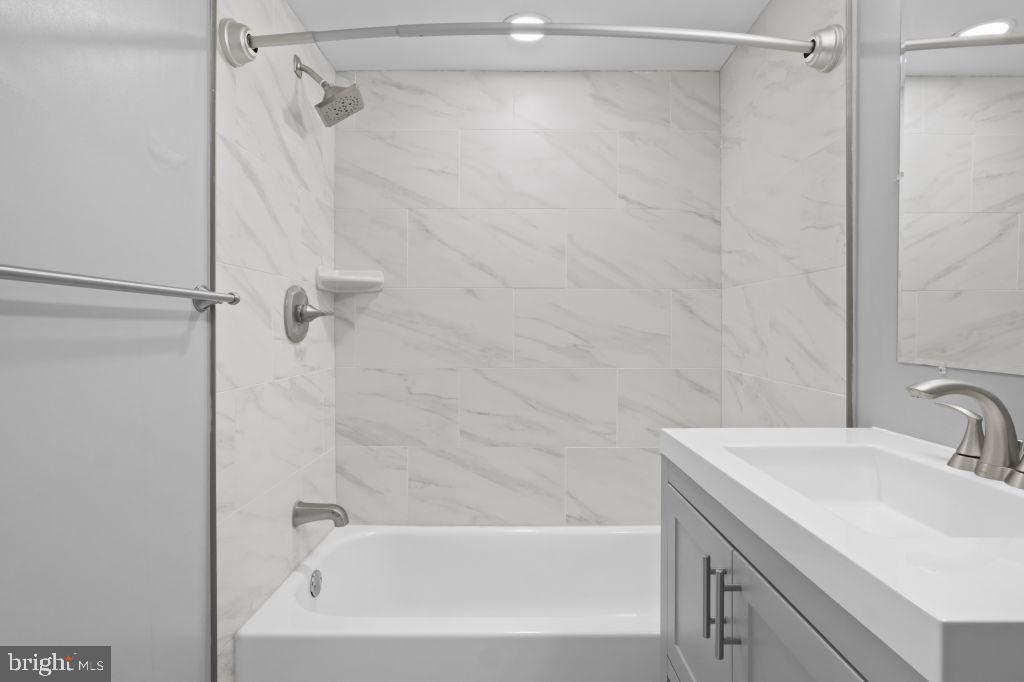 1931 WILSON LN #101, MCLEAN, Virginia 22102, 1 Bedroom Bedrooms, ,1 BathroomBathrooms,Residential,For sale,1931 WILSON LN #101,VAFX2259962 MLS # VAFX2259962