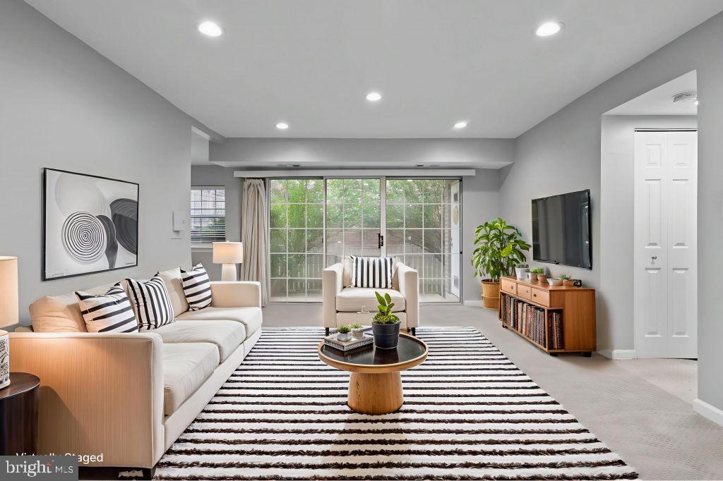 1931 WILSON LN #101, MCLEAN, Virginia 22102, 1 Bedroom Bedrooms, ,1 BathroomBathrooms,Residential,For sale,1931 WILSON LN #101,VAFX2259962 MLS # VAFX2259962