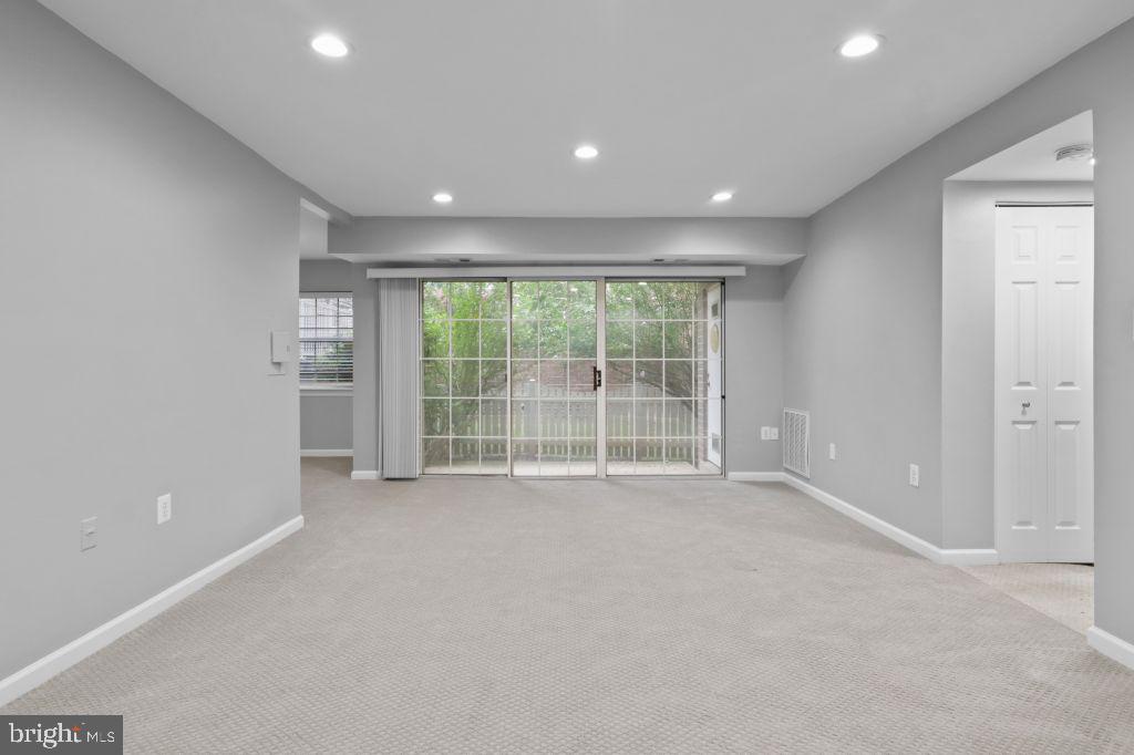 1931 WILSON LN #101, MCLEAN, Virginia 22102, 1 Bedroom Bedrooms, ,1 BathroomBathrooms,Residential,For sale,1931 WILSON LN #101,VAFX2259962 MLS # VAFX2259962
