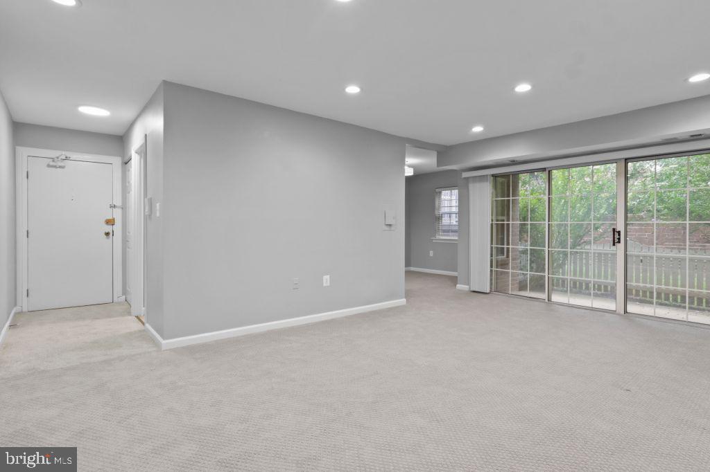 1931 WILSON LN #101, MCLEAN, Virginia 22102, 1 Bedroom Bedrooms, ,1 BathroomBathrooms,Residential,For sale,1931 WILSON LN #101,VAFX2259962 MLS # VAFX2259962