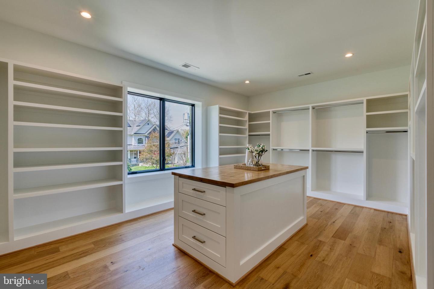 1127 GUILFORD CT, MCLEAN, Virginia 22101, 7 Bedrooms Bedrooms, ,7 BathroomsBathrooms,Residential,For sale,1127 GUILFORD CT,VAFX2259964 MLS # VAFX2259964