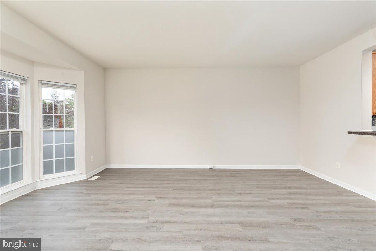 251 PATRIOTS PL, WOODSTOCK, Virginia 22664, 3 Bedrooms Bedrooms, 6 Rooms Rooms,2 BathroomsBathrooms,Residential,For sale,251 PATRIOTS PL,VASH2012196 MLS # VASH2012196