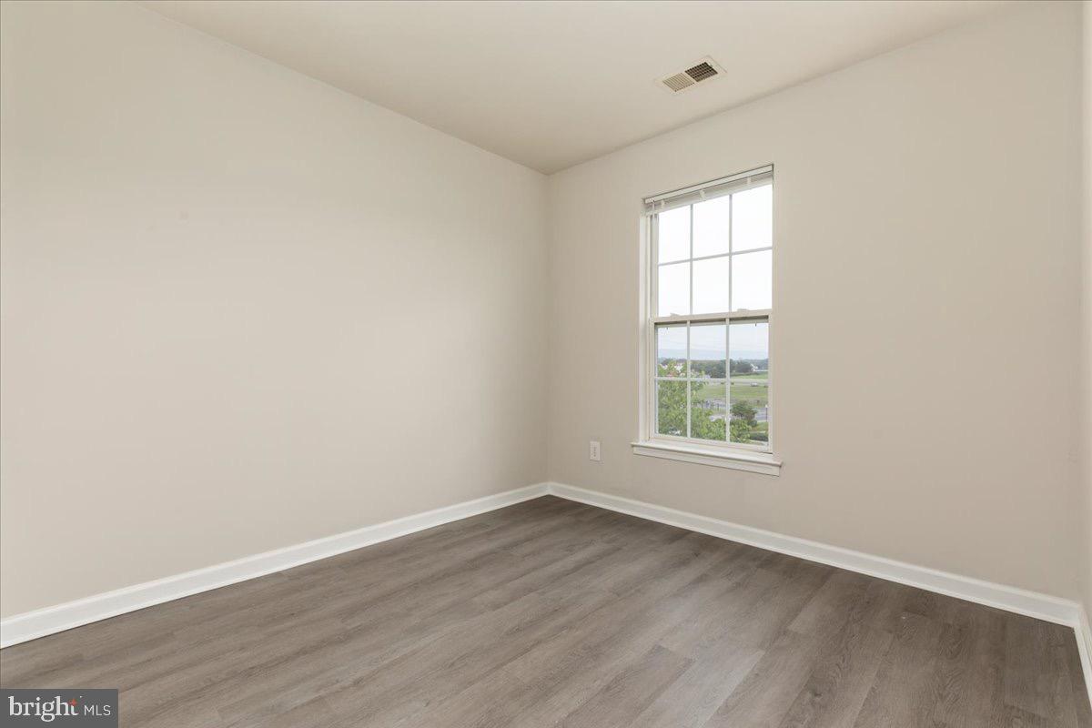 251 PATRIOTS PL, WOODSTOCK, Virginia 22664, 3 Bedrooms Bedrooms, 6 Rooms Rooms,2 BathroomsBathrooms,Residential,For sale,251 PATRIOTS PL,VASH2012196 MLS # VASH2012196