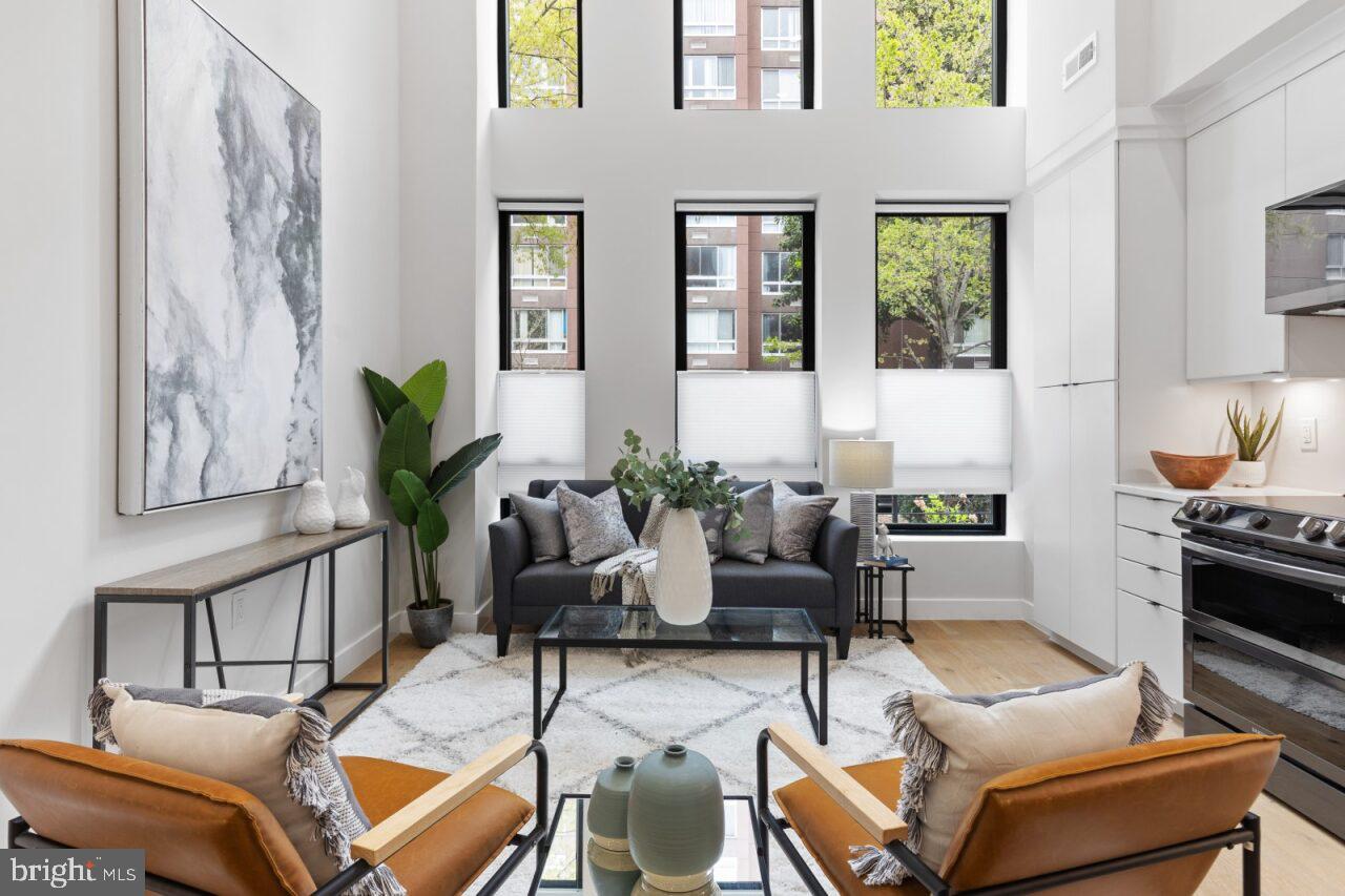 1208 M ST NW #11, WASHINGTON, District Of Columbia 20005, 2 Bedrooms Bedrooms, ,2 BathroomsBathrooms,Residential,For sale,1208 M ST NW #11,DCDC2214356 MLS # DCDC2214356