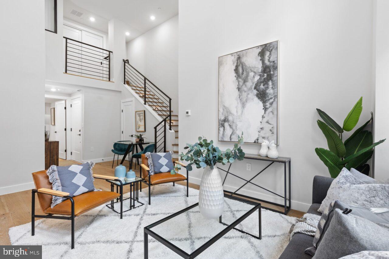 1208 M ST NW #11, WASHINGTON, District Of Columbia 20005, 2 Bedrooms Bedrooms, ,2 BathroomsBathrooms,Residential,For sale,1208 M ST NW #11,DCDC2214356 MLS # DCDC2214356