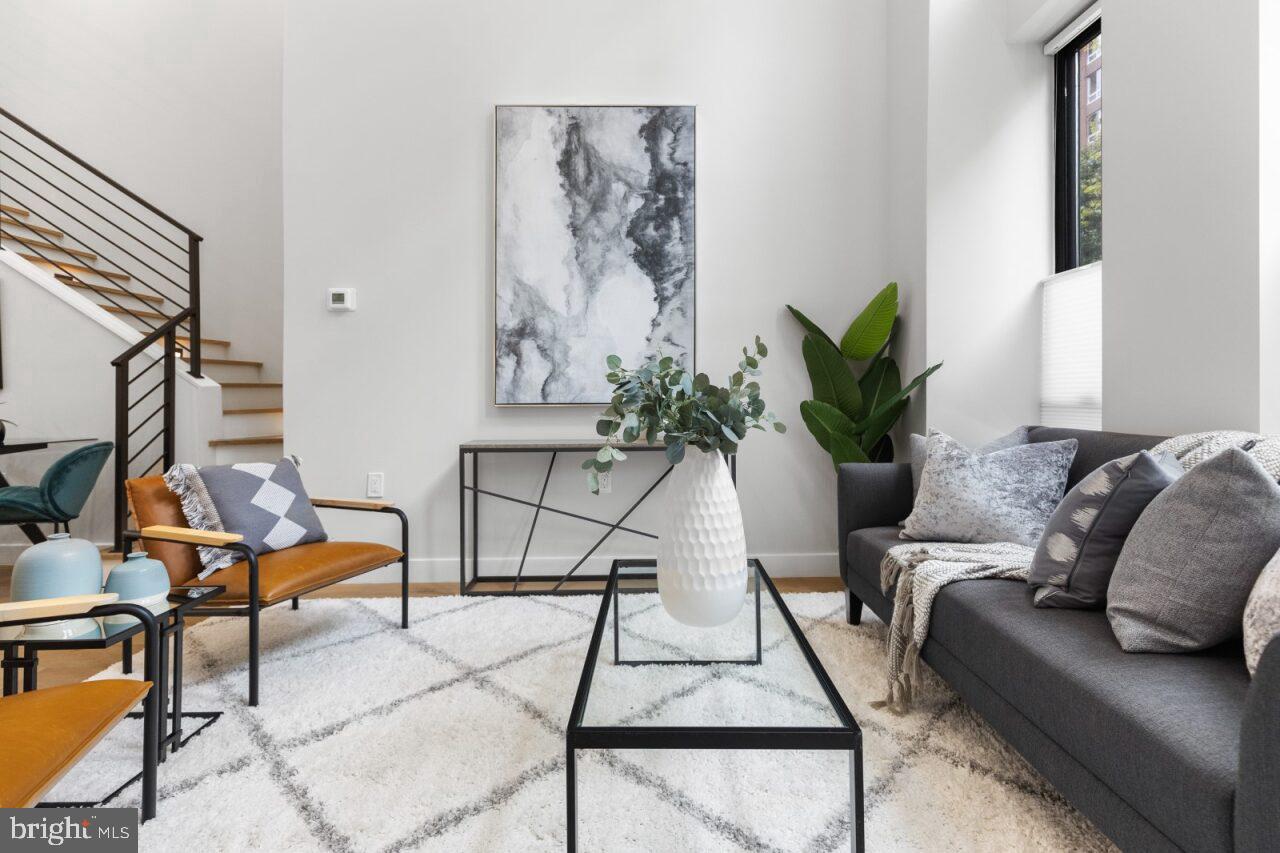 1208 M ST NW #11, WASHINGTON, District Of Columbia 20005, 2 Bedrooms Bedrooms, ,2 BathroomsBathrooms,Residential,For sale,1208 M ST NW #11,DCDC2214356 MLS # DCDC2214356
