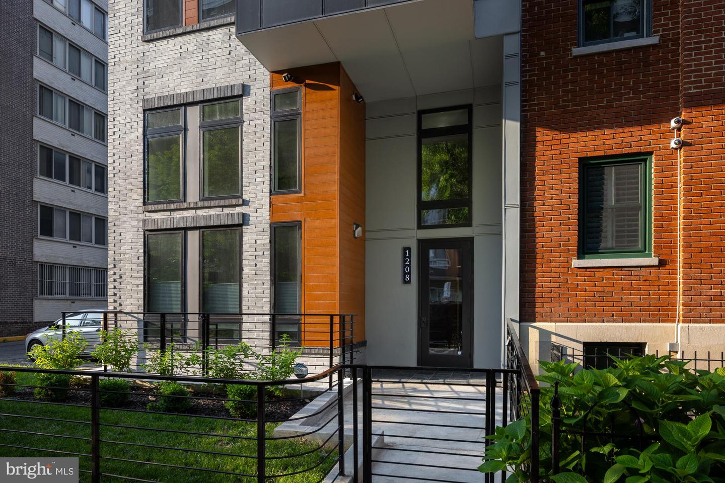 1208 M ST NW #11, WASHINGTON, District Of Columbia 20005, 2 Bedrooms Bedrooms, ,2 BathroomsBathrooms,Residential,For sale,1208 M ST NW #11,DCDC2214356 MLS # DCDC2214356
