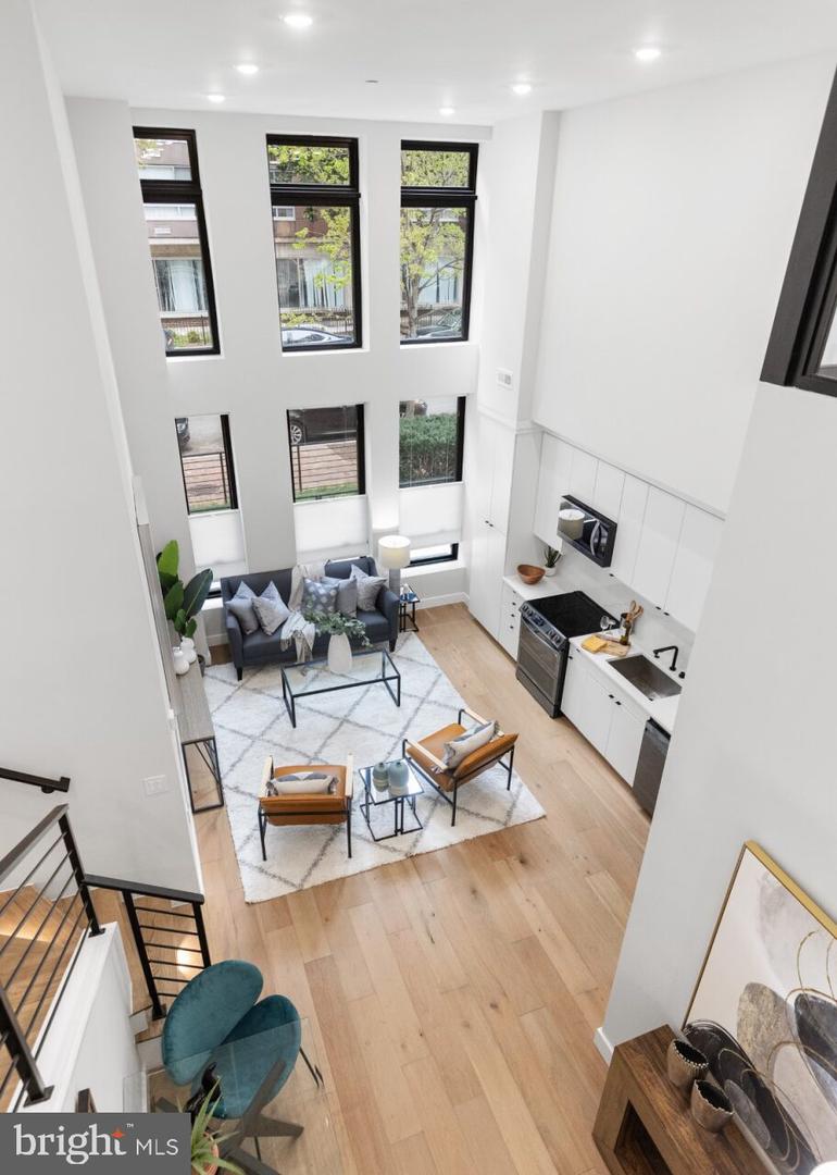 1208 M ST NW #11, WASHINGTON, District Of Columbia 20005, 2 Bedrooms Bedrooms, ,2 BathroomsBathrooms,Residential,For sale,1208 M ST NW #11,DCDC2214356 MLS # DCDC2214356