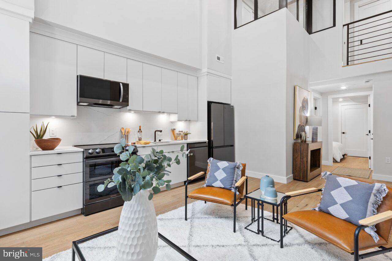 1208 M ST NW #11, WASHINGTON, District Of Columbia 20005, 2 Bedrooms Bedrooms, ,2 BathroomsBathrooms,Residential,For sale,1208 M ST NW #11,DCDC2214356 MLS # DCDC2214356