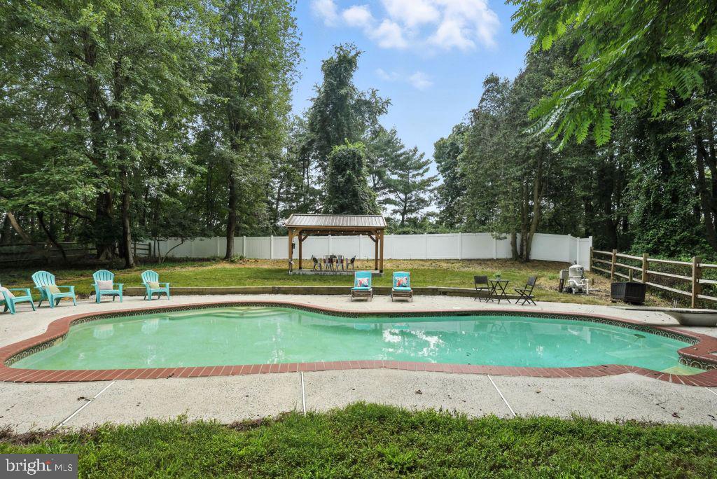1536 WINDSTONE DR, VIENNA, Virginia 22182, 5 Bedrooms Bedrooms, ,5 BathroomsBathrooms,Residential,For sale,1536 WINDSTONE DR,VAFX2260172 MLS # VAFX2260172