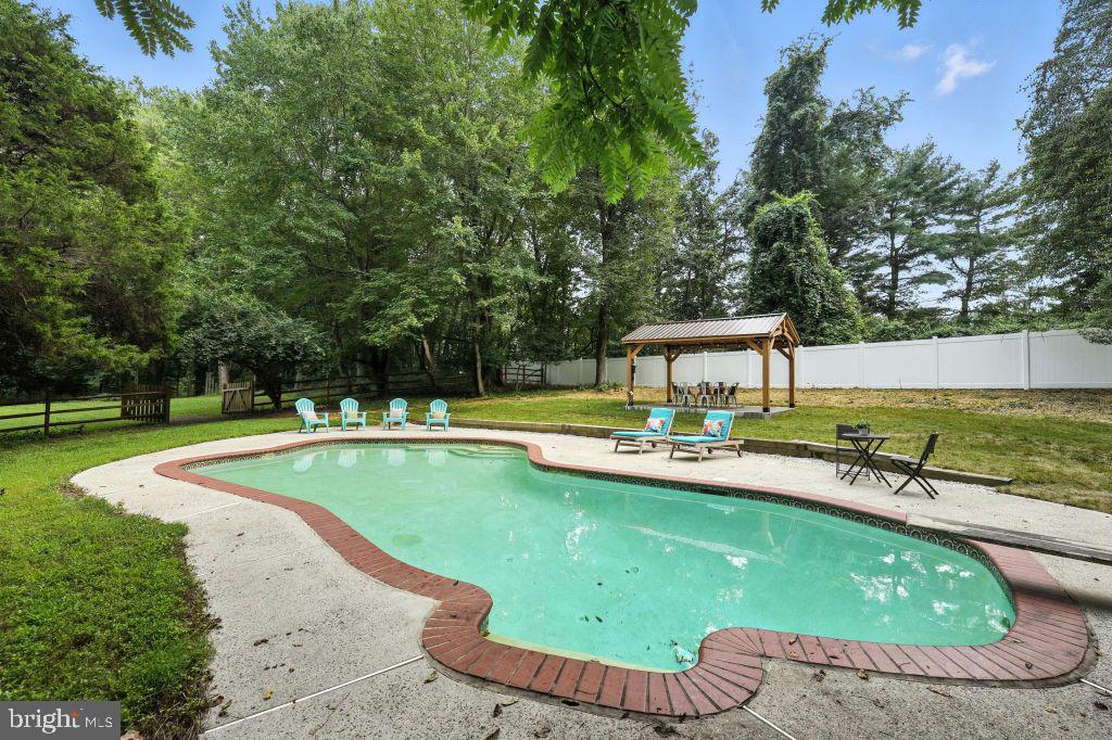1536 WINDSTONE DR, VIENNA, Virginia 22182, 5 Bedrooms Bedrooms, ,5 BathroomsBathrooms,Residential,For sale,1536 WINDSTONE DR,VAFX2260172 MLS # VAFX2260172