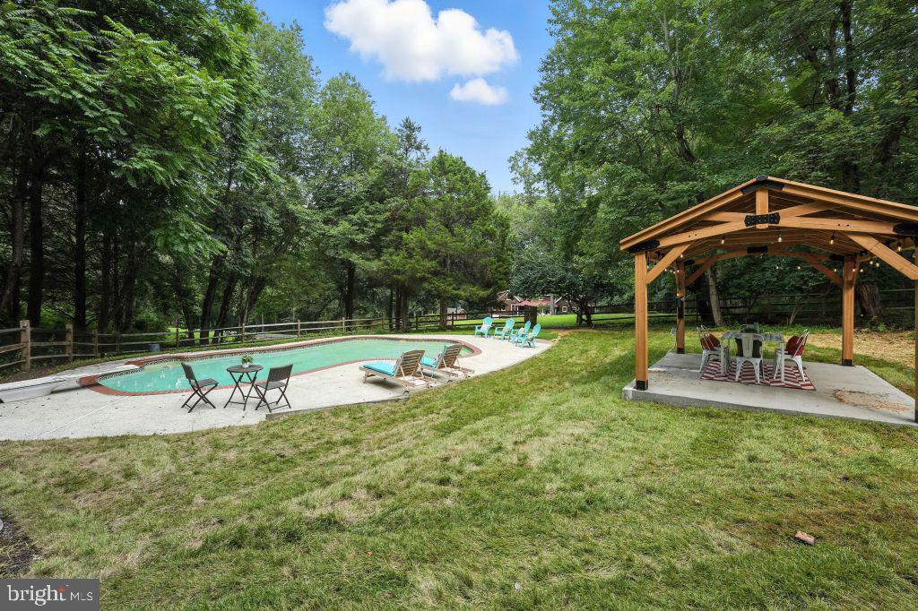 1536 WINDSTONE DR, VIENNA, Virginia 22182, 5 Bedrooms Bedrooms, ,5 BathroomsBathrooms,Residential,For sale,1536 WINDSTONE DR,VAFX2260172 MLS # VAFX2260172