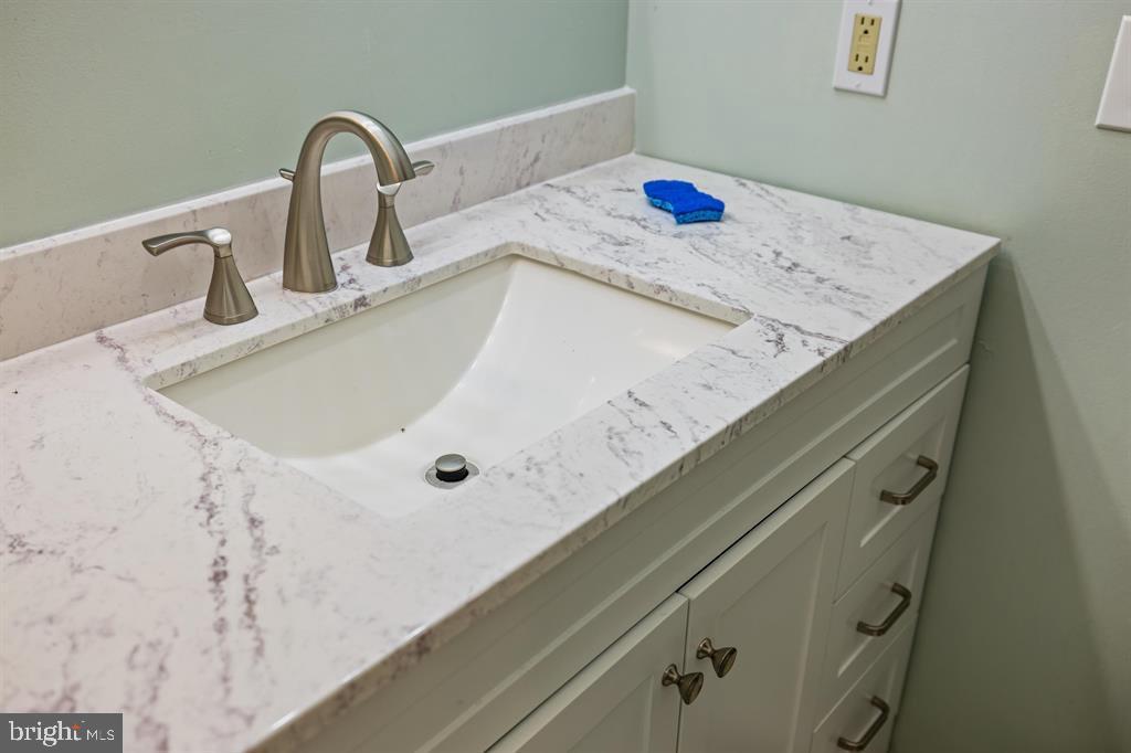 402 4TH ST, GROTTOES, Virginia 24441, 3 Bedrooms Bedrooms, ,2 BathroomsBathrooms,Residential,For sale,402 4TH ST,VARO2002486 MLS # VARO2002486